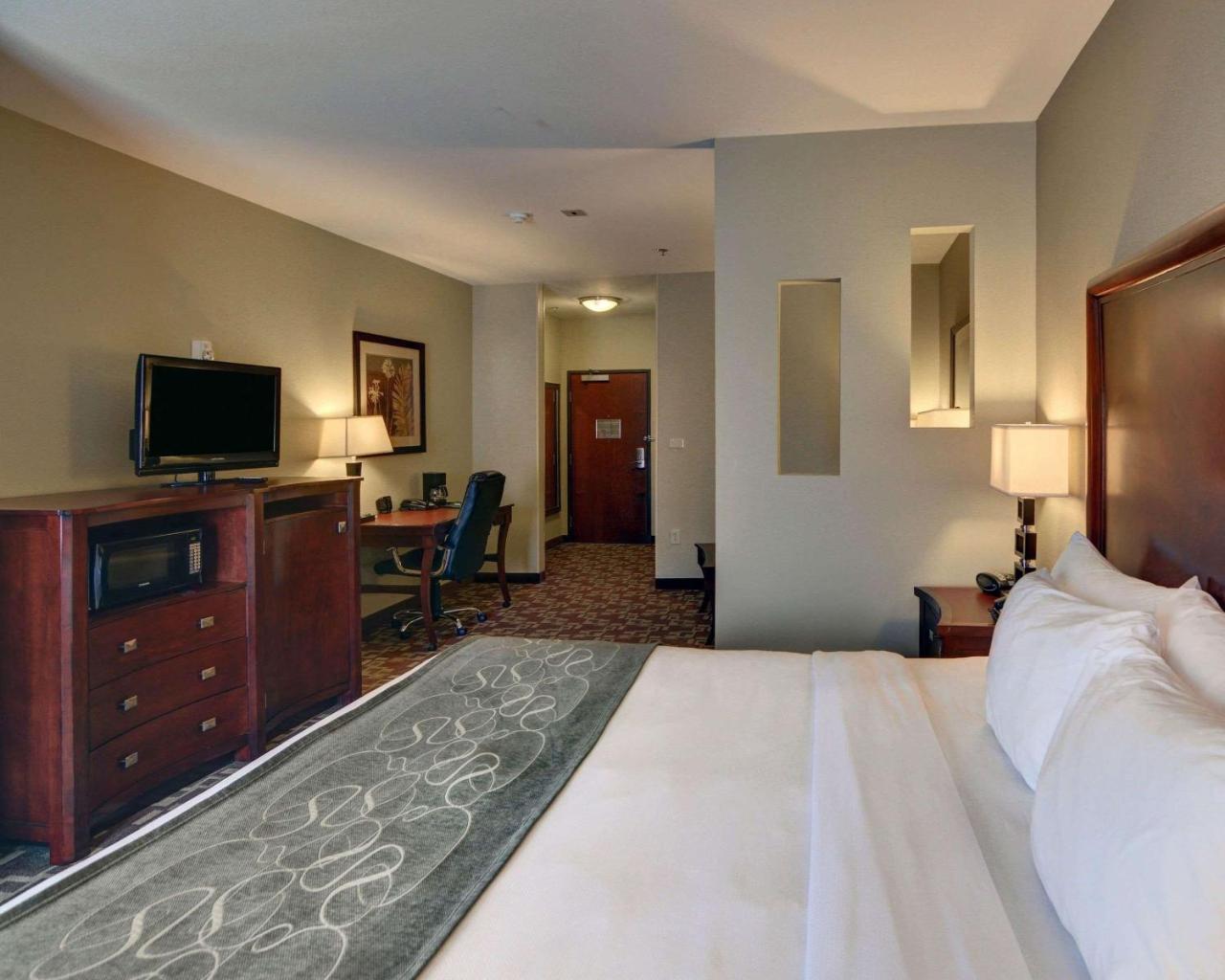 Comfort Suites Near Northeast Mall North Richland Hills Bagian luar foto